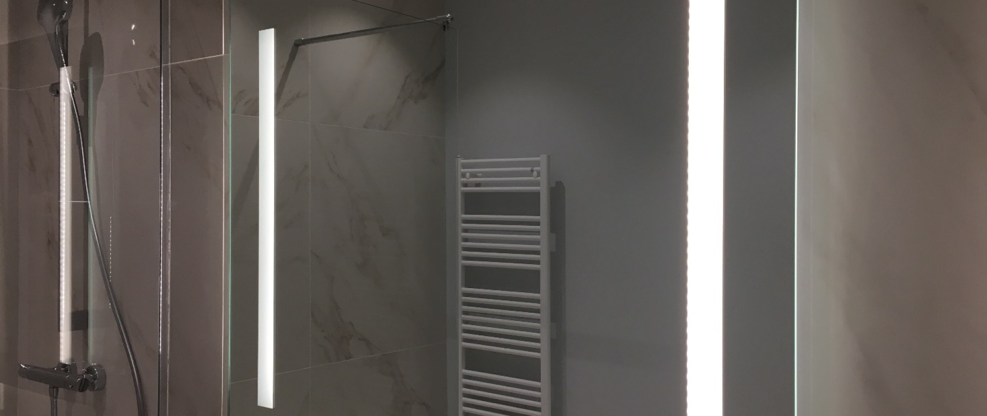 découvrez notre miroiterie déco, spécialisée dans la création et la vente de miroirs design et personnalisés pour embellir votre intérieur. design moderne, qualité exceptionnelle et conseils d'experts pour un miroir qui reflète votre style.